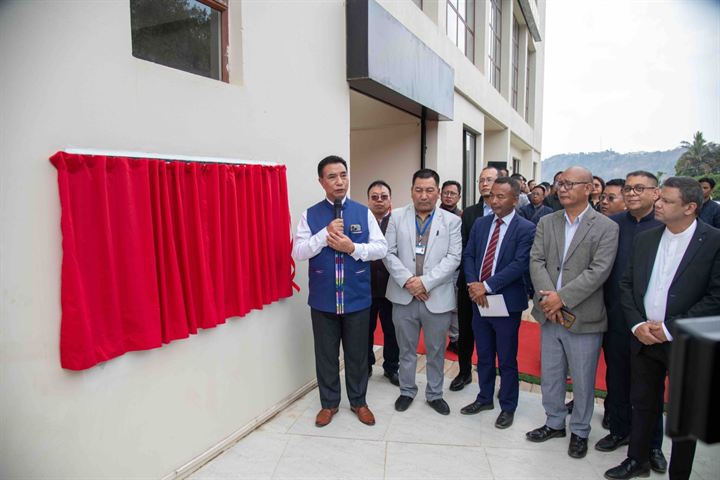 Unveiling the plaque